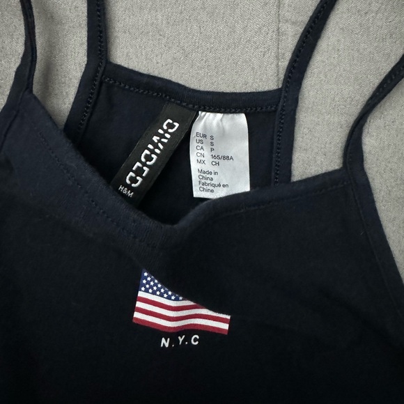 H&M• tank top✨ - Picture 2 of 2